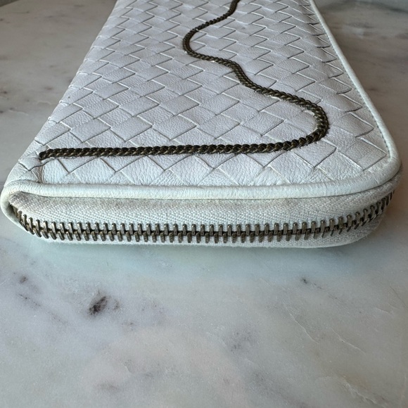 BOTTEGA VENETA 🔥RARE🔥Intrecciato Woven Nappa leather Zip around wallet. White. - Picture 5 of 11